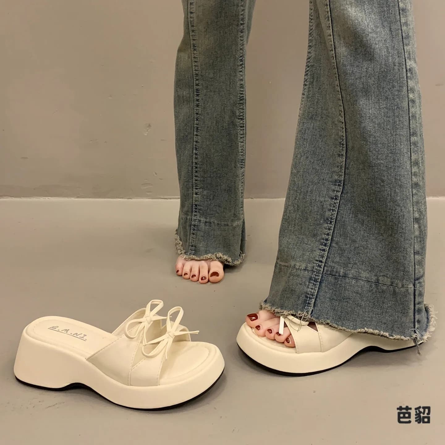 Elevated Thick Heel Slippers for Women Outdoor Summer High-End Sensation Skirt 2026 Super Popular New Model Beautiful Slope H...