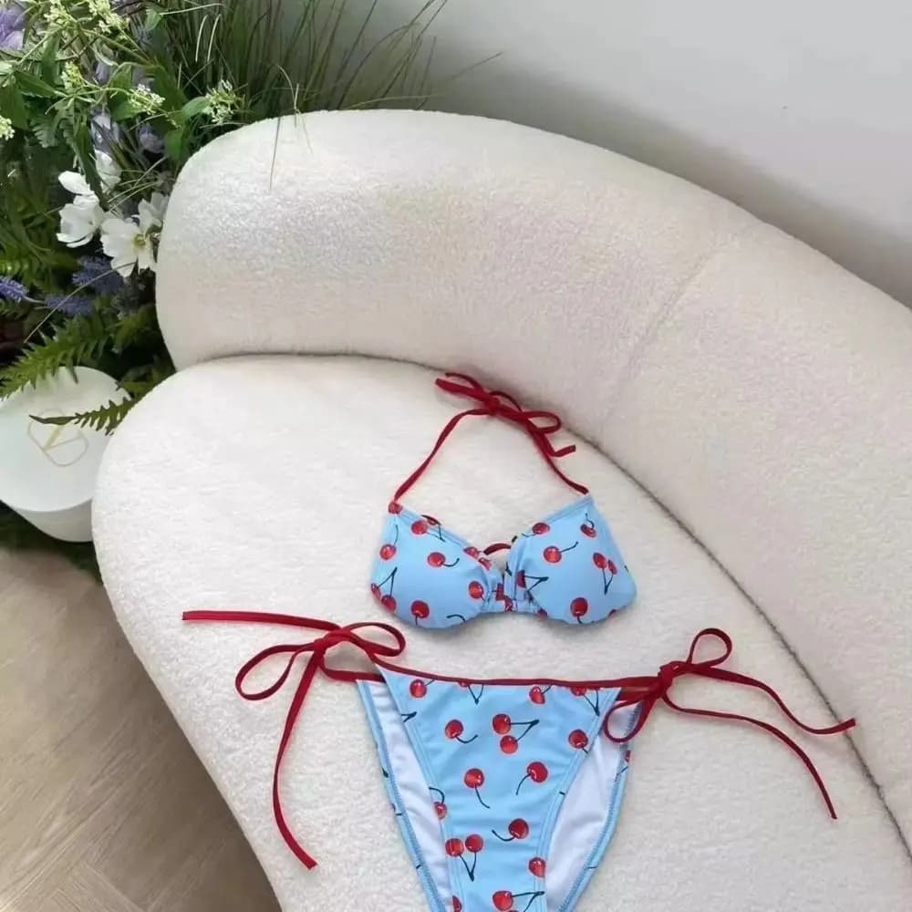 Copricostumi Bikini Monocolore Cherry Set Quattro Pezzi Push-Up con Rete e Lacci Gonna Avvolgente Stampa Fantasia Sexy Costumi da Bagno Spice Girls