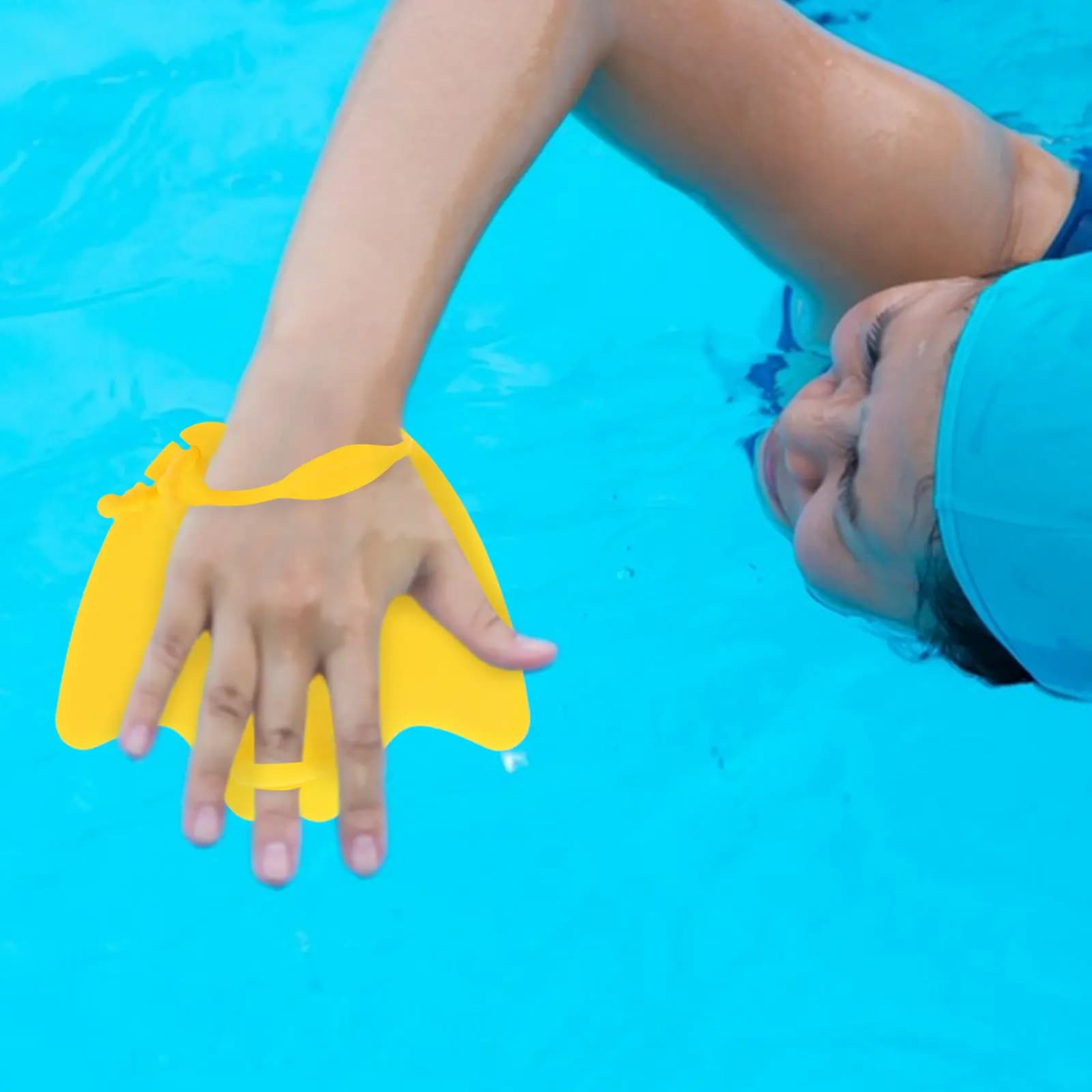 1Pair Silicone Swimming Hand Paddles Adjustable for Adults Kids Half-Palm Design Reduced Water Resistance Freestyle Snorkeling