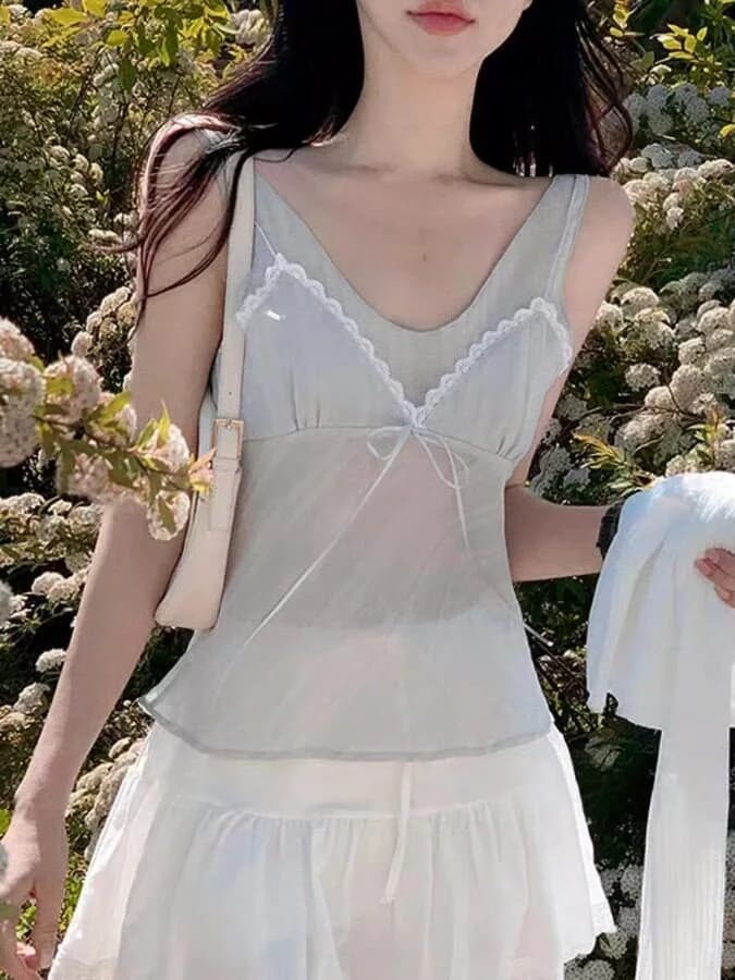 Chic Korean Style Lace Trim Belted Strap Vest Lightweight Breathable Fake Two-Piece Design Suitable for Various Occasions