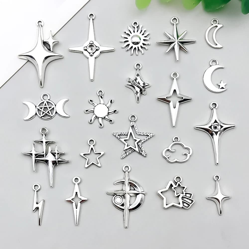 20 pezzi di ciondoli a forma di luna, stella e nuvola, combinati in modo casuale, vendita all'ingrosso per braccialetti fai da te, collane e accessori per gioielli