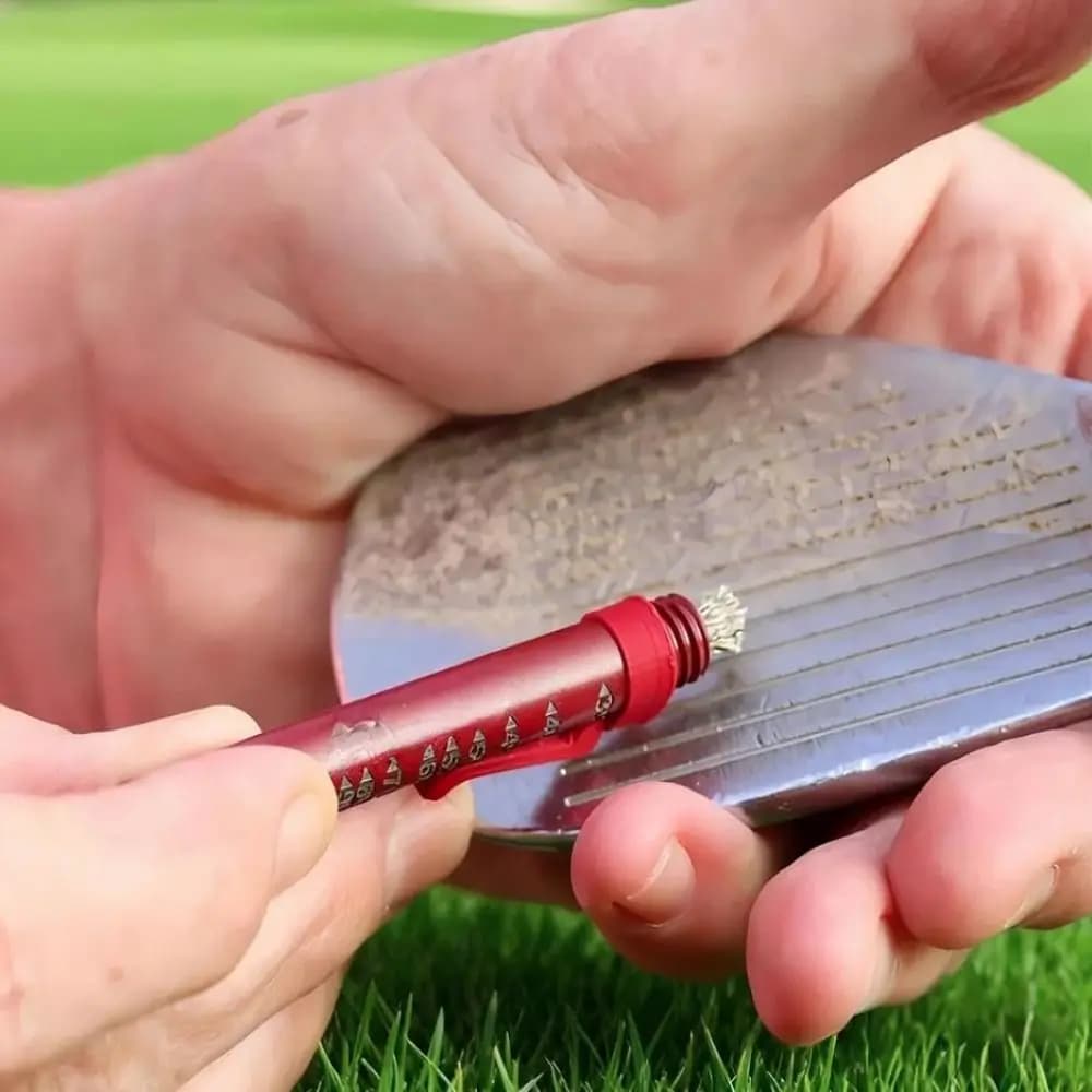 Attrezzo Multifunzione per Golf 6-in-1 con Supporto per Palline, Riparatore di Prato e Magnete Staccabile