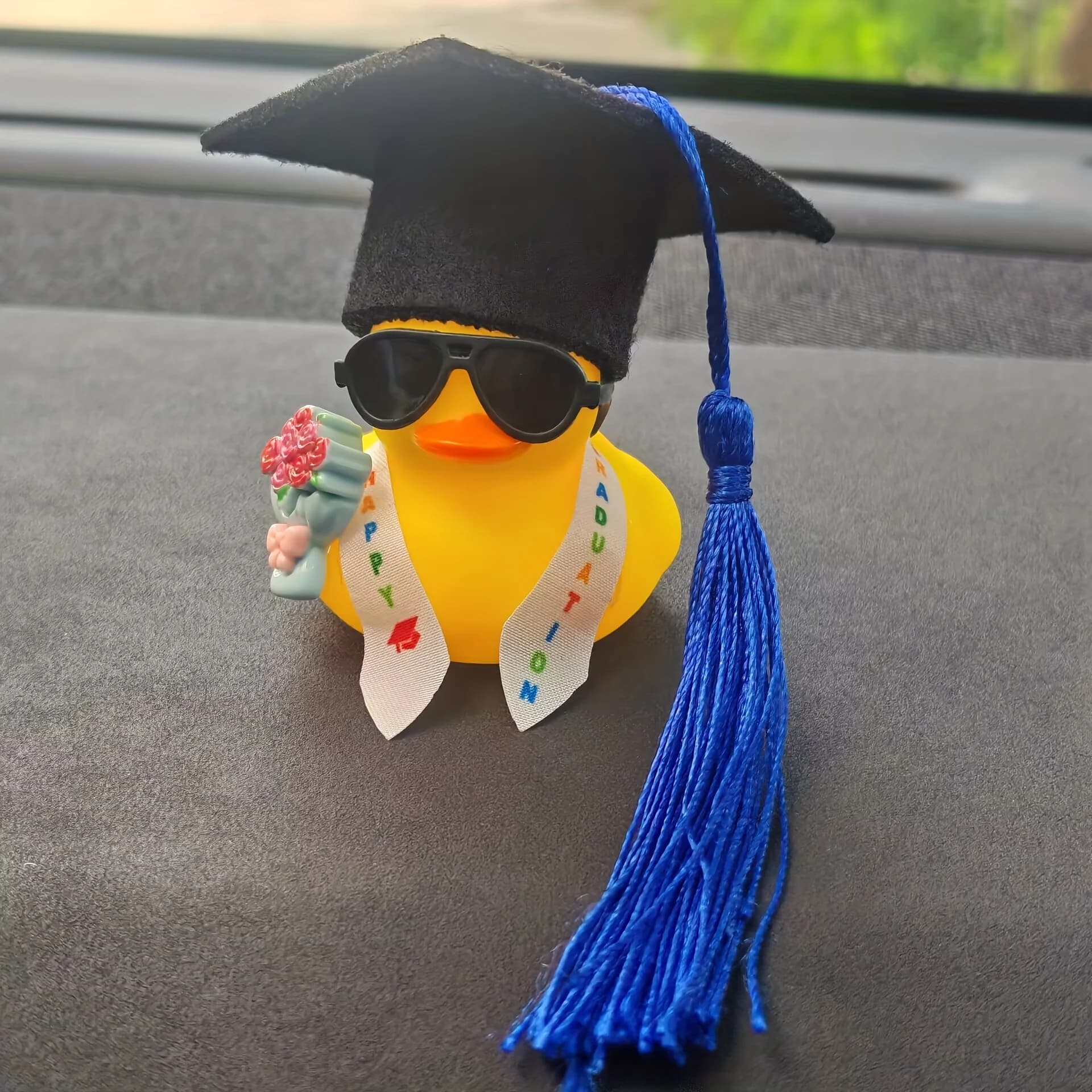 Mini Yellow Duck Ornament with Graduation Hat Shawl Sunglasses Car Interior Decor Graduation Gift