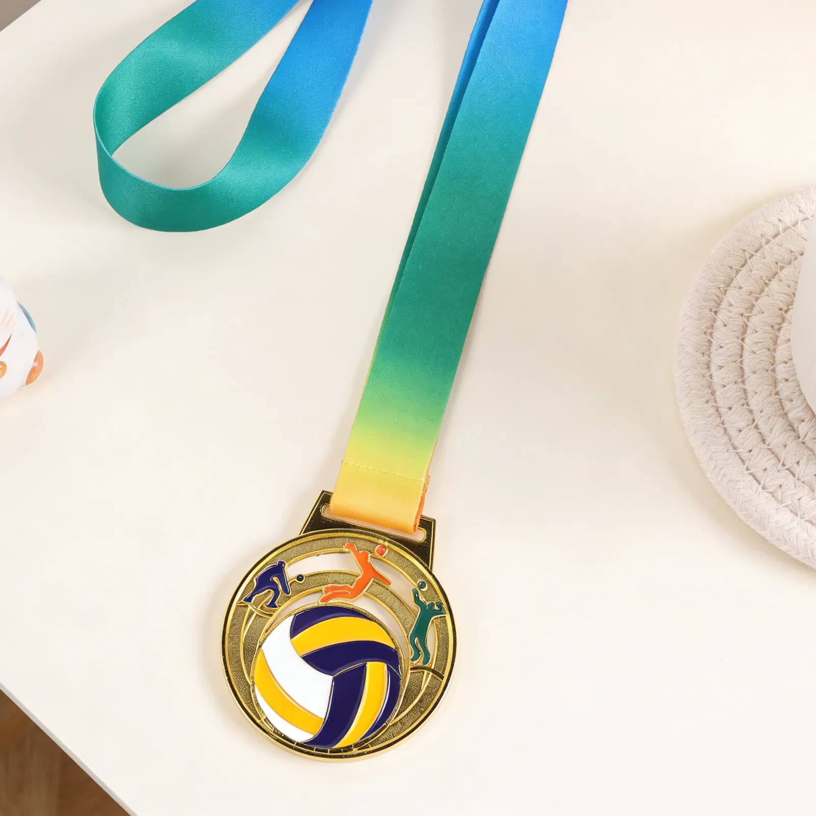 5 Pezzi Medaglie da Pallavolo Dorate per Feste, Medaglie Sportive in Lega di Zinco con Nastro da Collo, Trofeo di Campionato per Squadre