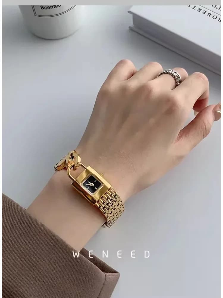 2025 Orologi da donna di lusso leggeri Nuovo design personalizzato Quadrante piccolo Orologio da donna con temperamento senso senior Relojes Para Damas