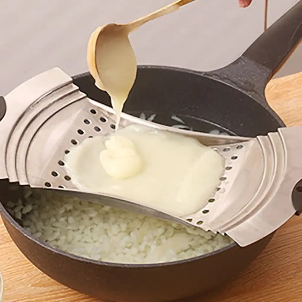 Creatore Spaetzle con impugnatura in silicone con pala Filtro olio addensato di grandi dimensioni per produttore di noodle all'uovo tedesco in acciaio inossidabile
