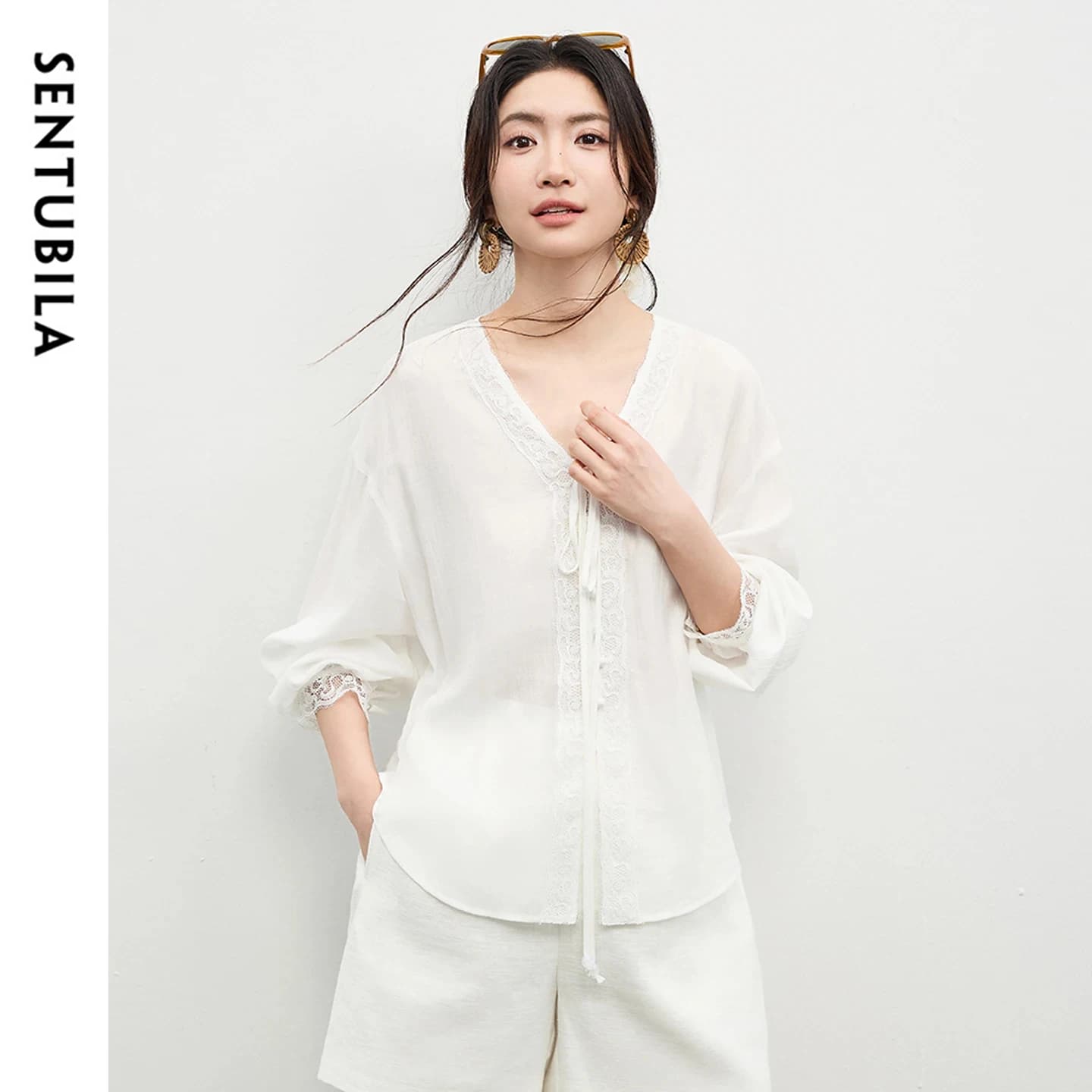 Women's SENTUBILA blouse with V-neck, new Spring 2026 collection, elegant with lace edge and fungus buttons, large shirt in tested chiffon 161VF4862