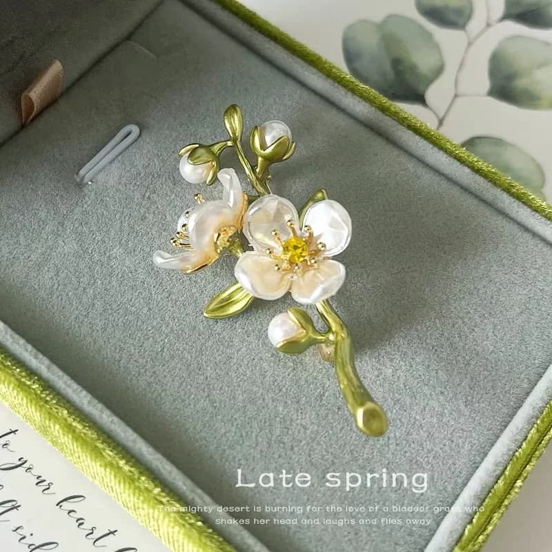1PC Vintage Temperamento Verde Gelsomino Spilla Per Le Donne Fiore di Cristallo Fibbia Spilla Abito Vestiti Vestito Sciarpa Clip Regalo Dei Monili