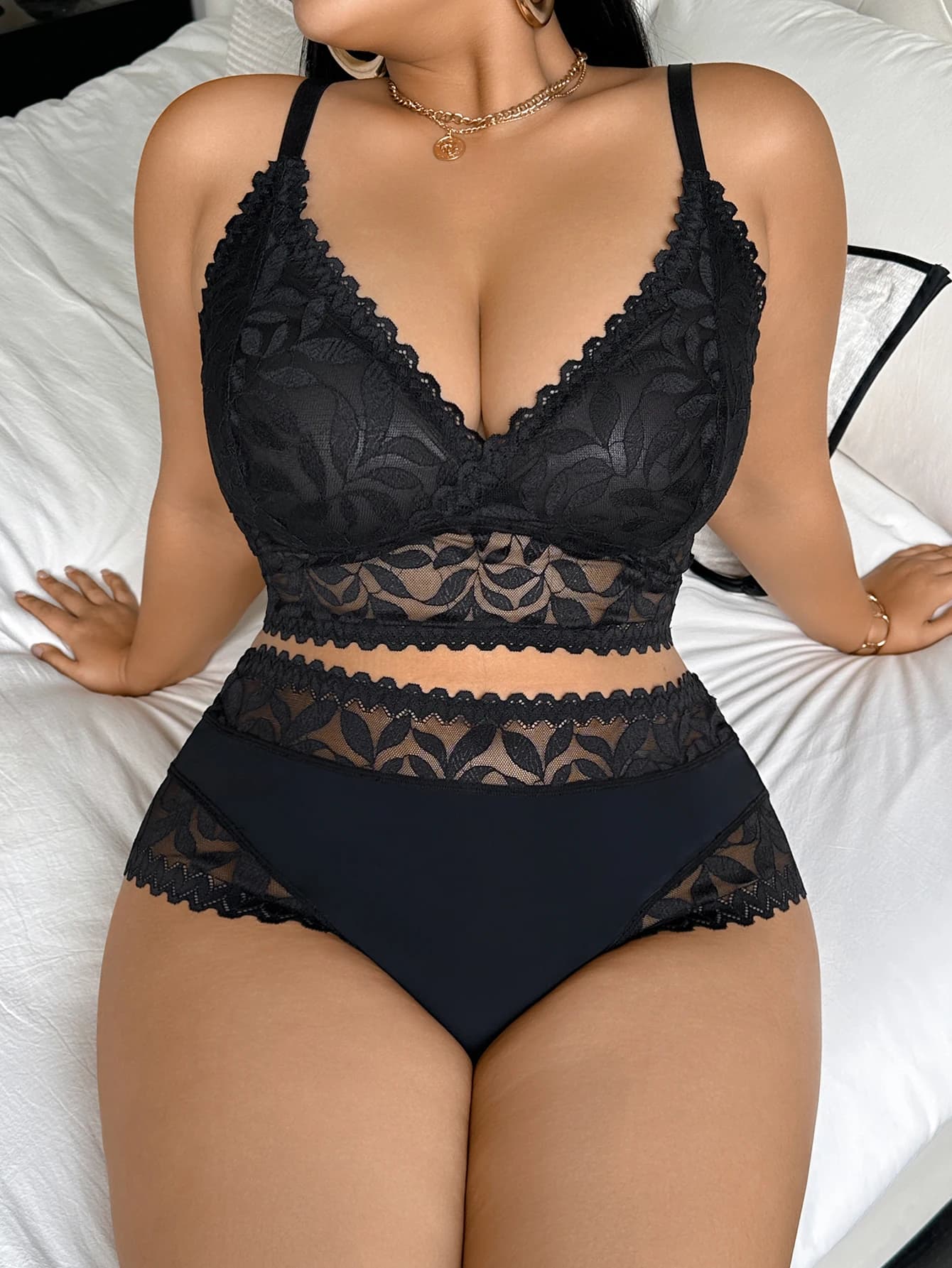 Plus Size Lace Women's Sexy Lingerie Set Wireless Unlined Bra Breathable Mesh Panties Sheer Underwear