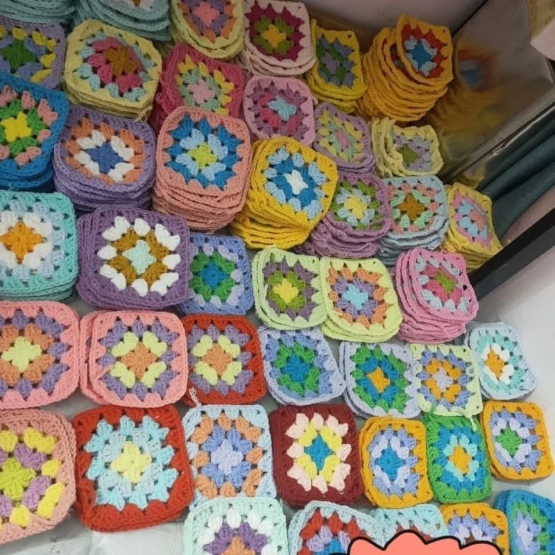 Set di tovagliette all'uncinetto fatte a mano in colori misti, con motivo floreale quadrato, per tasche di abbigliamento, sottobicchieri, borse, tovaglie e gioielli fai da te, 6 cm