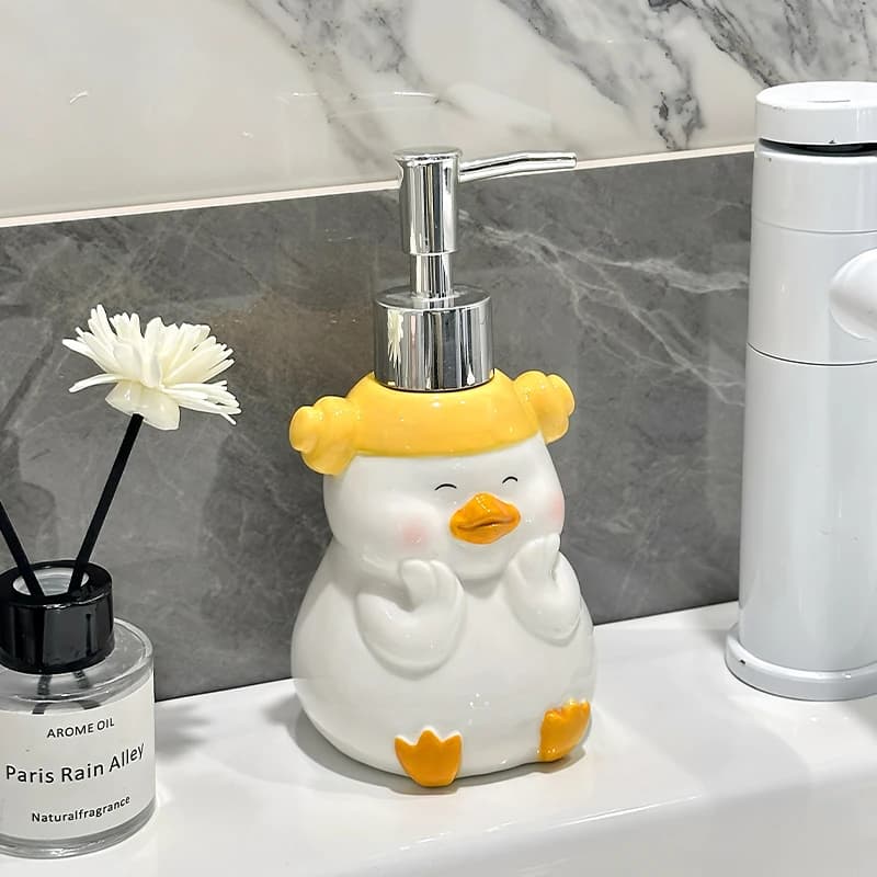 Cartoon Duck Dispenser di sapone Lavaggio del corpo Shampoo Bottiglia di erogazione Lozione leggera Bottiglia di pressa Accessori per il bagno
