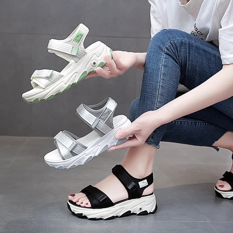 Sandali scarpe da donna 2024 New Summer Sports Daddy Fashion Casual piattaforma antiscivolo scarpe da spiaggia antiscivolo Sandalias