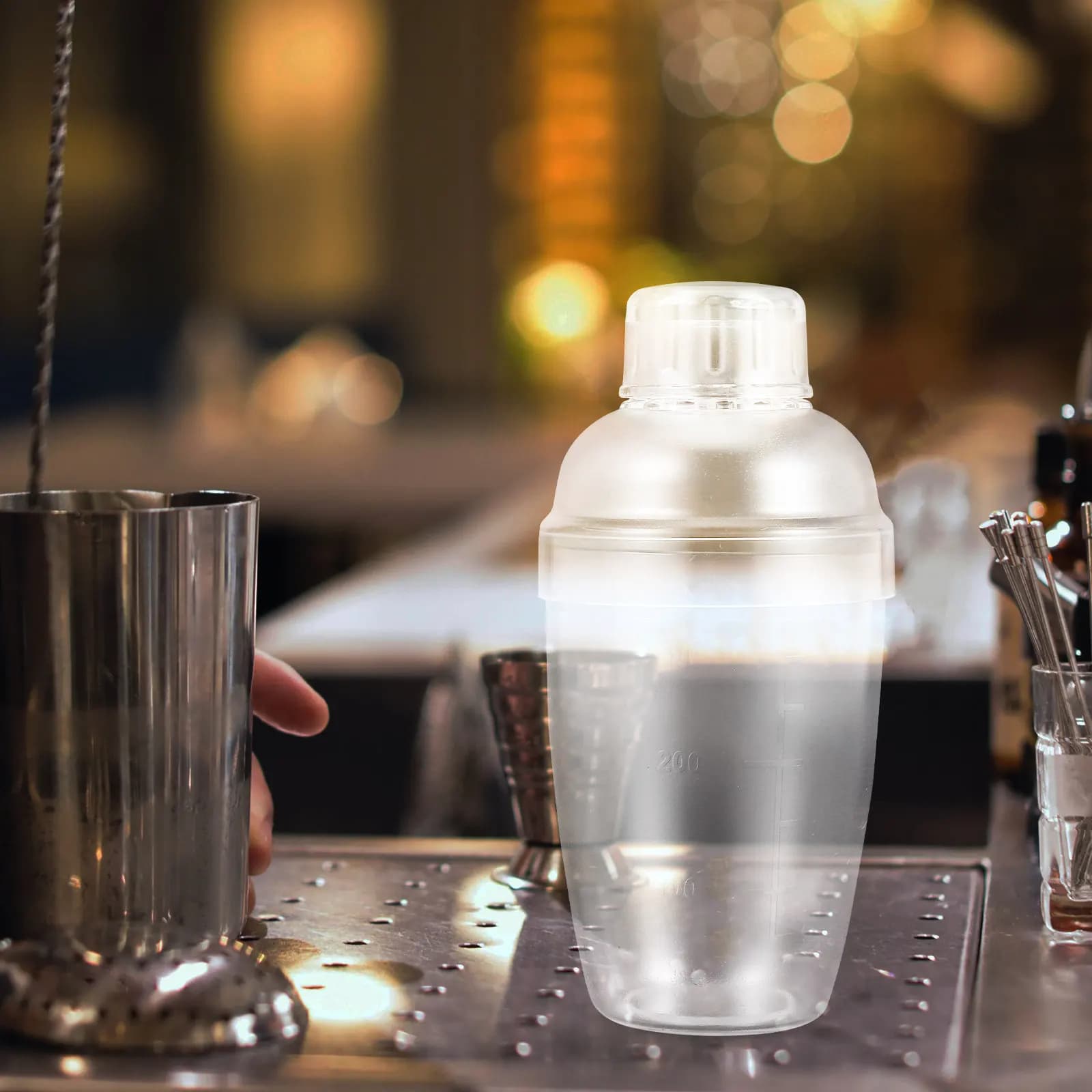 Shaker per Cocktail in Plastica da 350 Ml con Scala Integrata, Coperchio con Colino e Impugnatura Ergonomica per Margaritas, Martinis, Frullati Proteici e Bevande Fredde