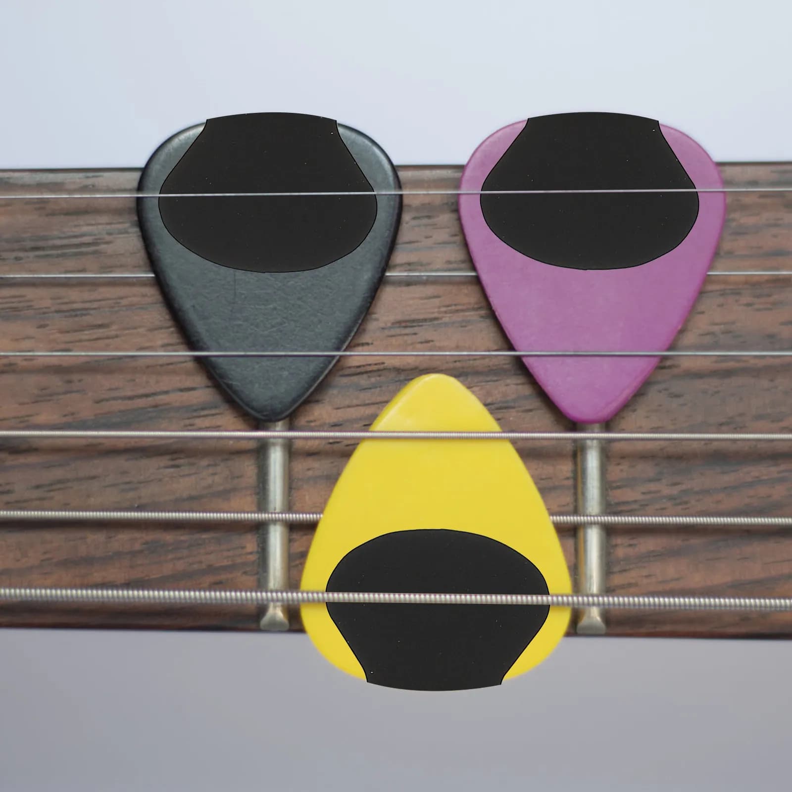 20Pcs Eva Guitar Pick Grip Pads Self-Stick Anti-Slip Surface for Better Control Comfortable Supple Feel Long-Term Use Black