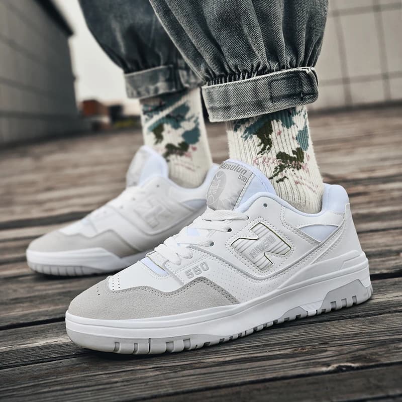 Scarpe da uomo studenti scarpe sportive casual traspiranti basse nuove scarpe da tavolo traspiranti versione coreana con suola spessa da uomo