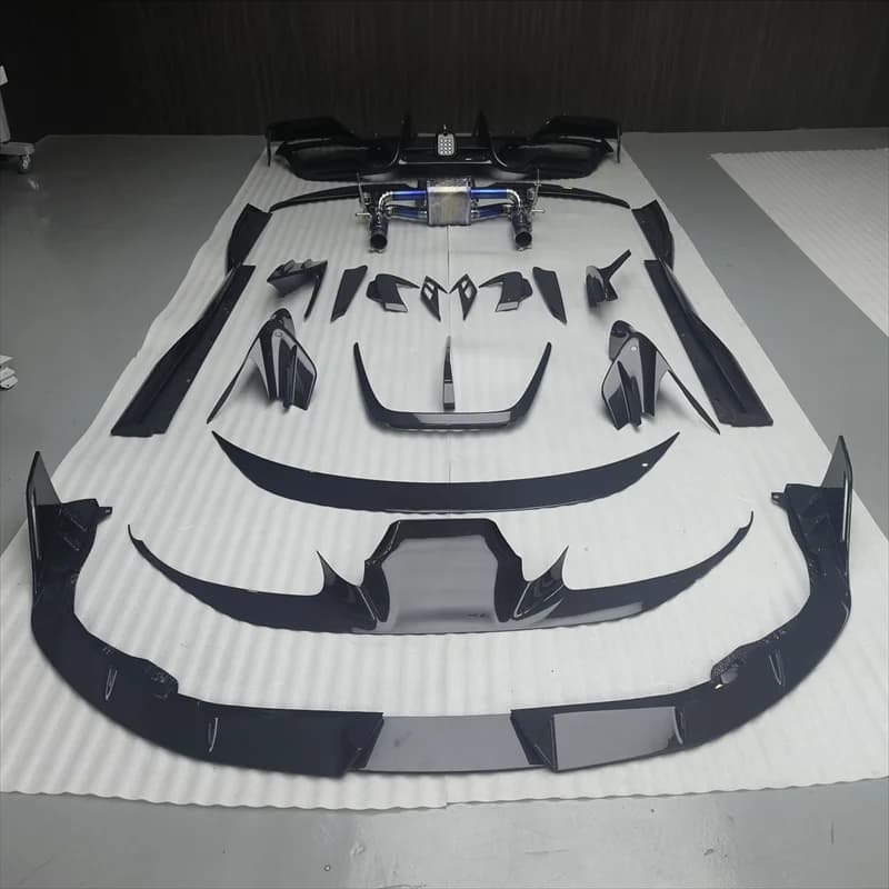 Kit Carrozzeria MSY Style in Fibra di Carbonio Forgiata, Splitter Anteriore, Presa d'Aria Motore, Diffusore Posteriore a Coda d'Anatra per Ferrari F8