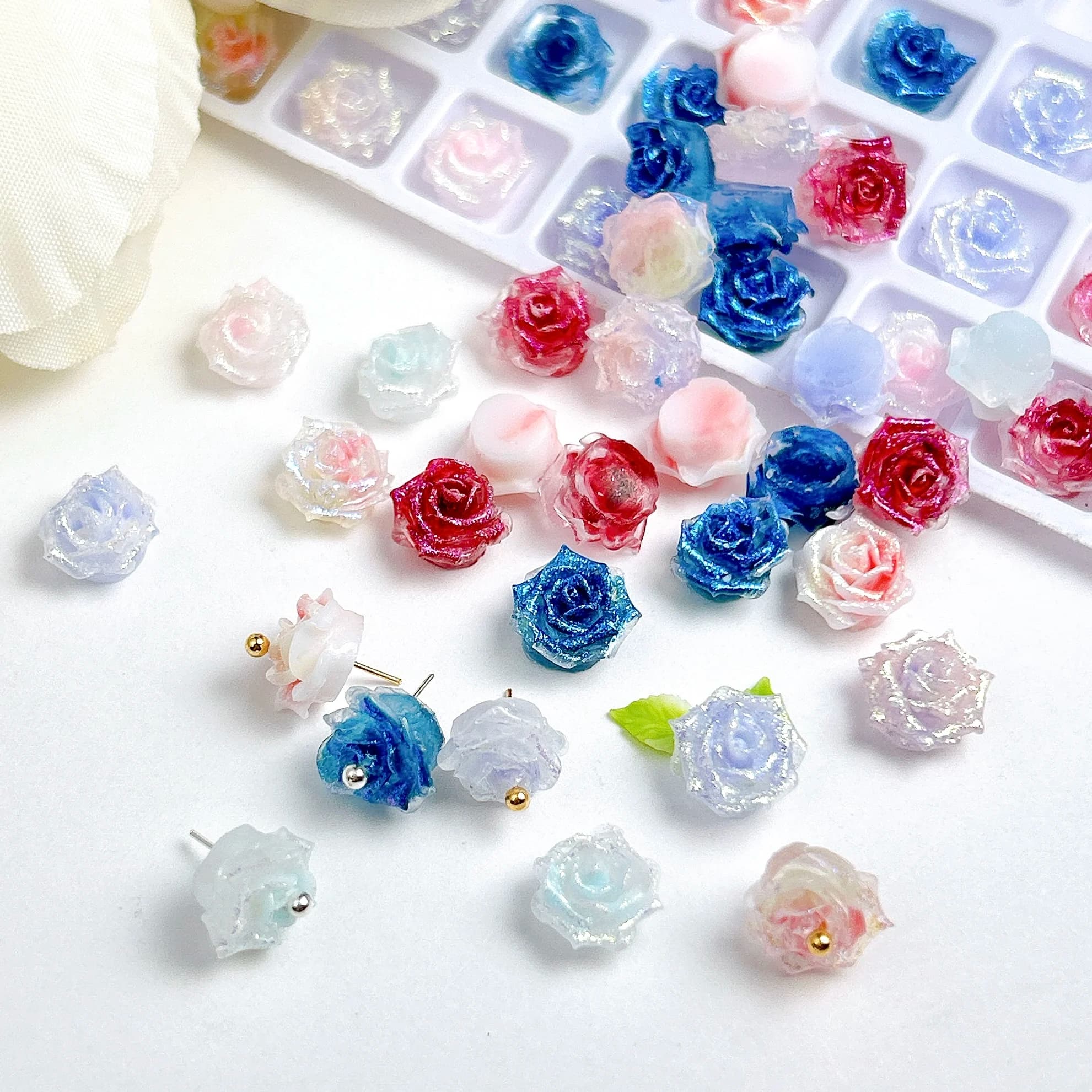 Decorazioni per nail art in resina di camelia colorata sfumata, morbide simulate, luminose, fini, fiori scintillanti, parti per unghie fai da te