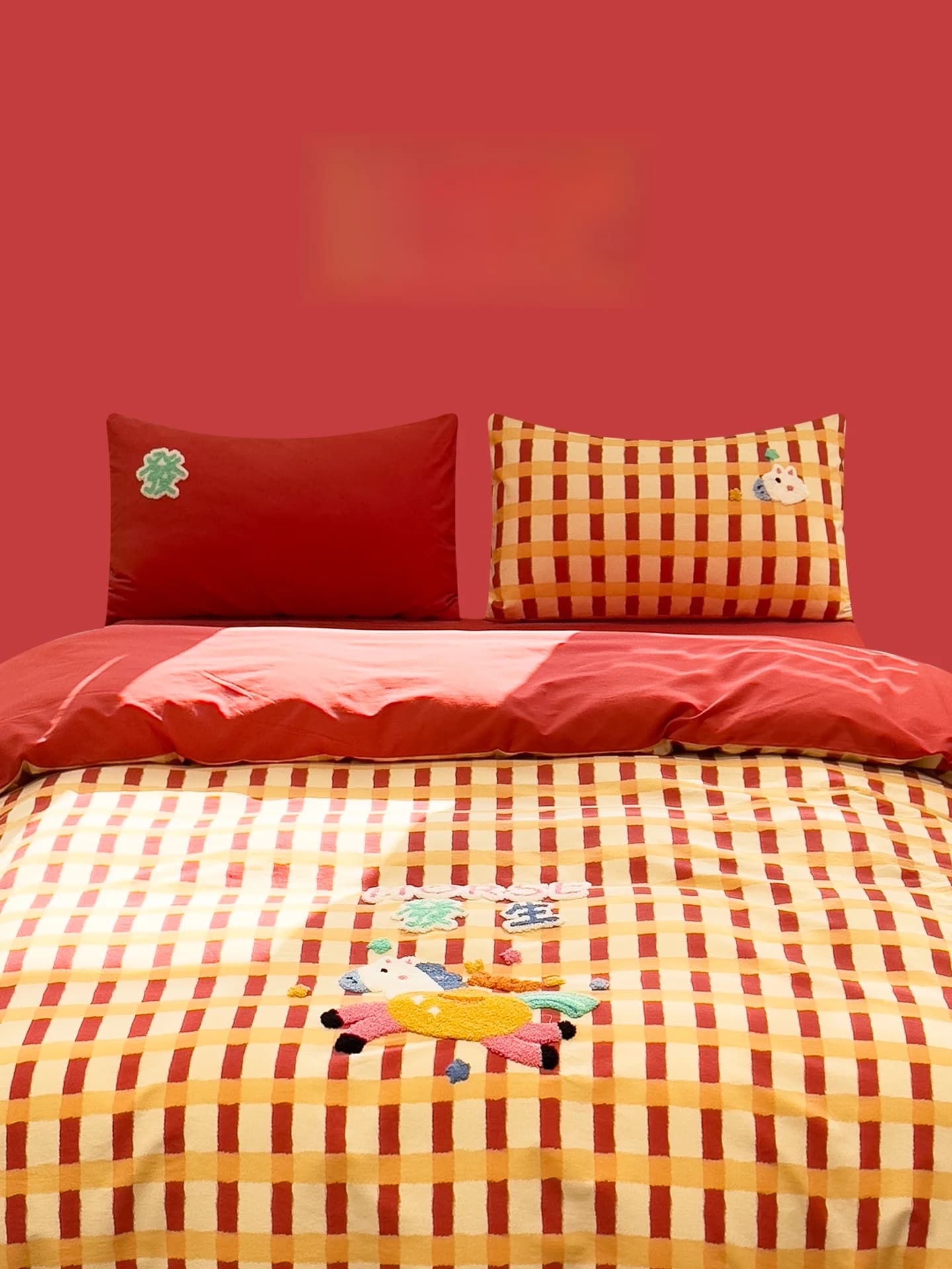 Zoeo Cotton Flannel Bed Linen Set, Four Pieces, With Theme Embroidery Carton 'Good Things Happen', Cover, Sheets and Loyalty
