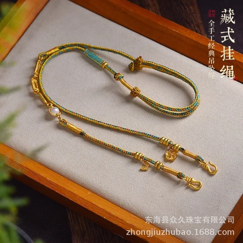 Acquista Stesso stile Collana con borsa Koi in oro sabbia Collana con doppio gancio Catena per maglione Ciondolo con lucchetto sicuro a lunga durata Regalo per la fidanzata Lucky Jewe