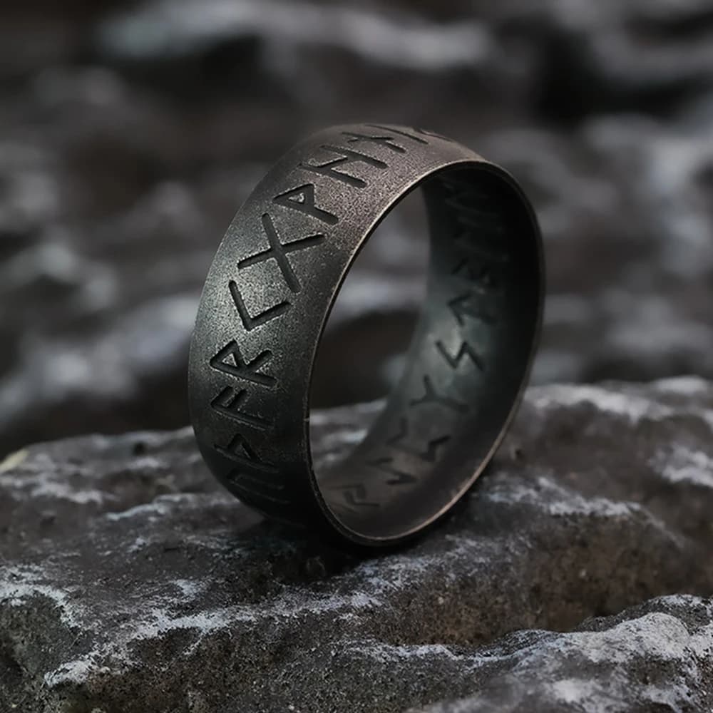 Anello con rune vichinghe da uomo in acciaio inossidabile antico nero Vegvisir talismano norreno Futhark gioielli scandinavi punk regalo vintage