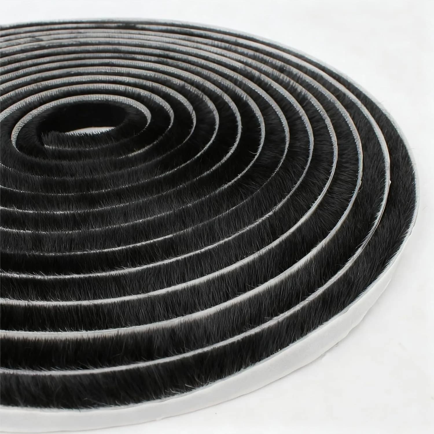 Guarnizione per porte e finestre, striscia isolante autoadesiva a spazzola per isolamento di telai di porte scorrevoli e finestre, 3/8" x 3/8" x 16.5 piedi