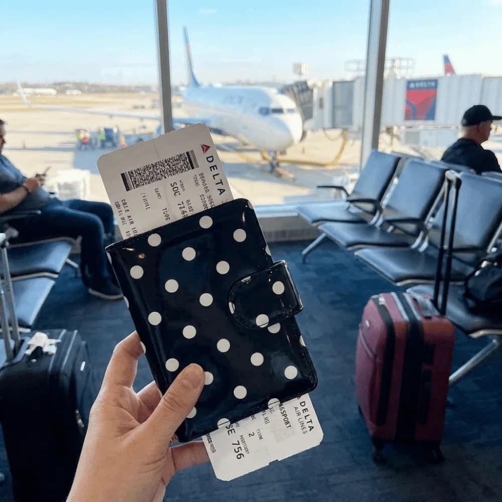 Multifunctional Polka Dot Passport Holder Black White Slim Design Card Storage Bag Multi-Card Slot Lightweight