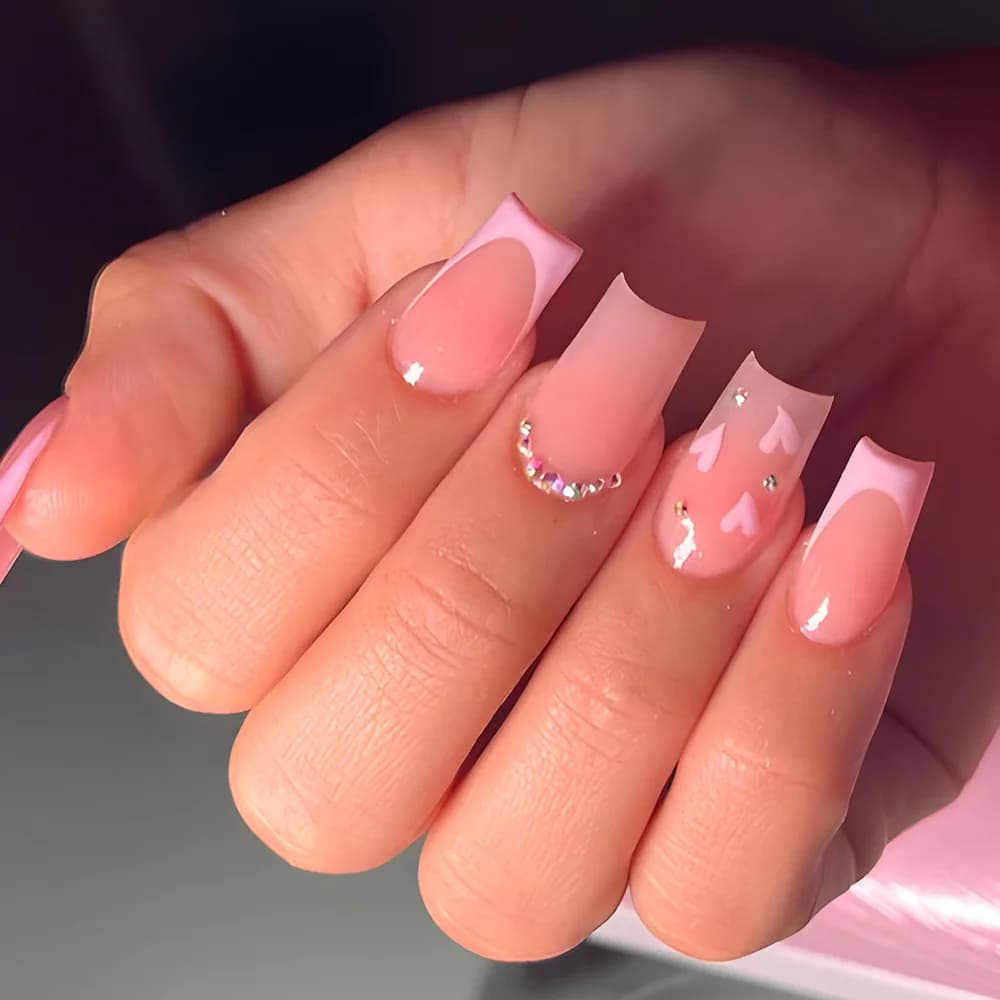 Nuova Decorazione per Unghie 2026 con Cuore Rosa Semplice e Strass
