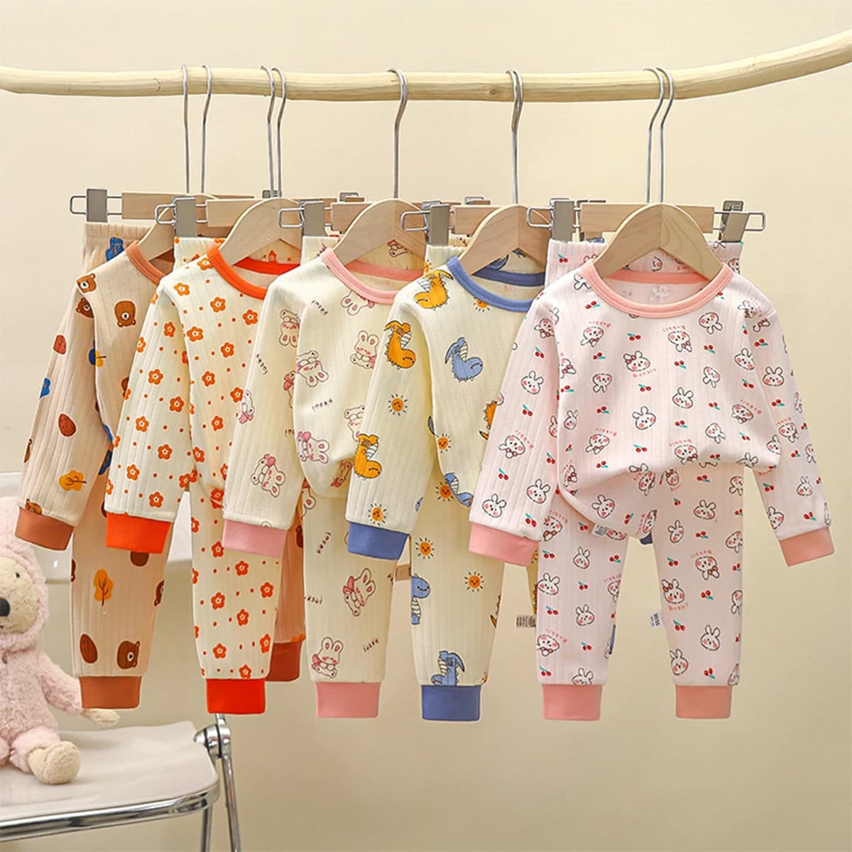 Nuovi set di abbigliamento per bambini primavera autunno Set di indumenti da notte Set di pigiami per bambini Pigiami in cotone per bambini