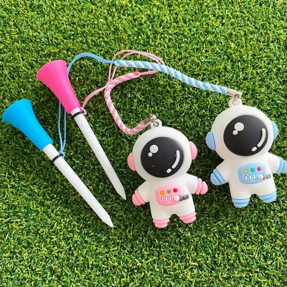 T-shirt da golf 2 pz/set 83mm T-shirt in plastica con personaggi dei cartoni animati dell'astronauta 3D Prevenire la perdita Porta palline da golf in corda fatta a mano