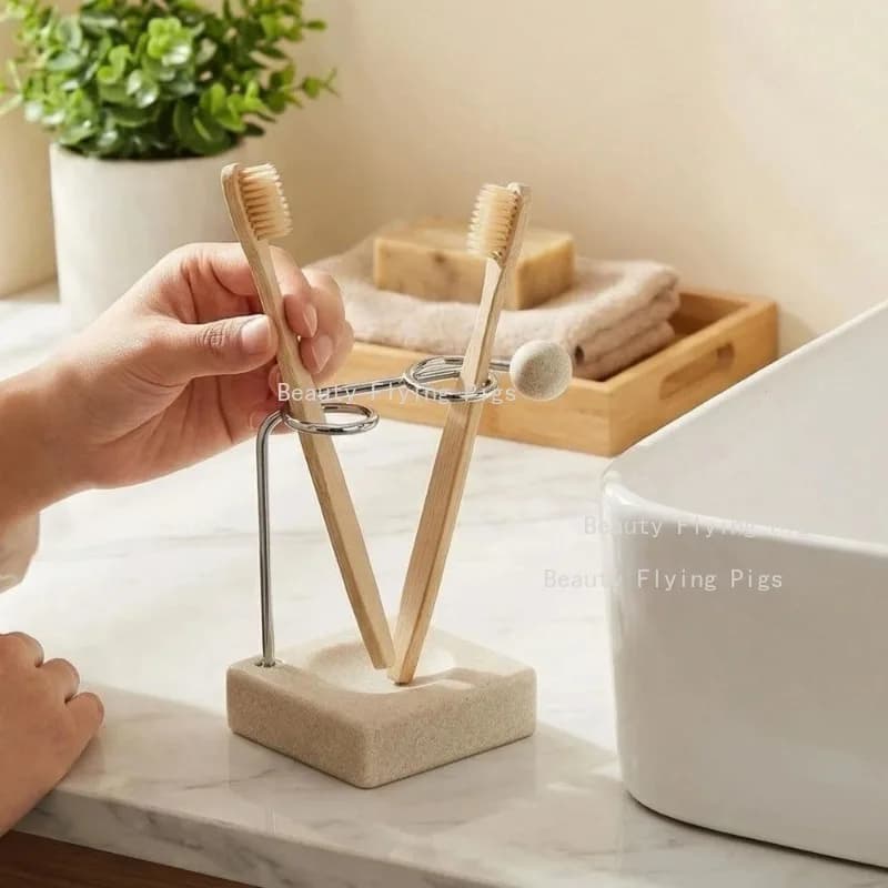 1pc Japanese Style Creative Toothbrush Holder, Hotel Toothbrush Storage Rack, Bathroom Couple Toothbrush Holder, Resin Base