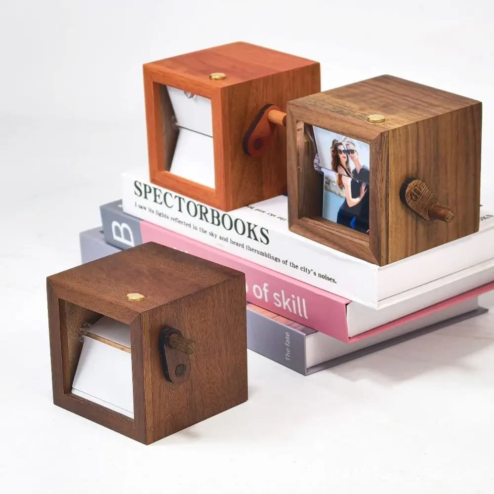 Luminous Hand Crank Photo Flip Book Frame Hand Motion 8/16 Photos DIY Wooden Rotating Picture Album Desktop Ornaments Decorative