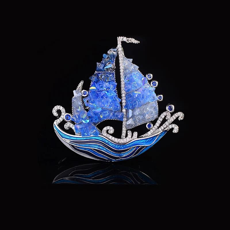 Spilla per barca a vela in cristallo di lusso, placcata in rame con design a scafo di barca in oro, squisita spilla CZ per gioielli decorativi di abbigliamento