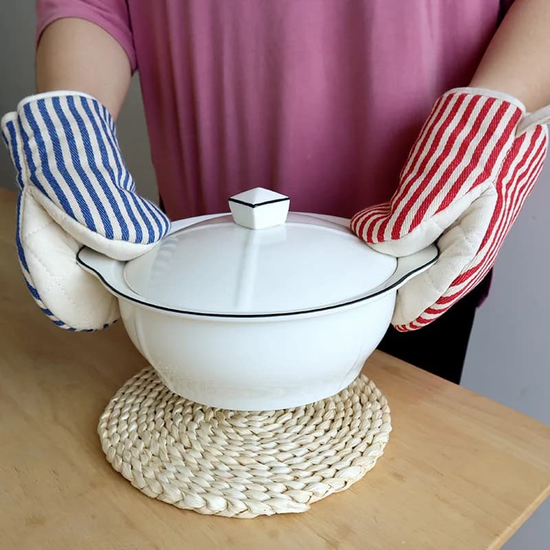 Guanti spessi resistenti al calore con becco a becco d'anatra, adatti per friggitrici ad aria, forni a microonde e utensili da cucina