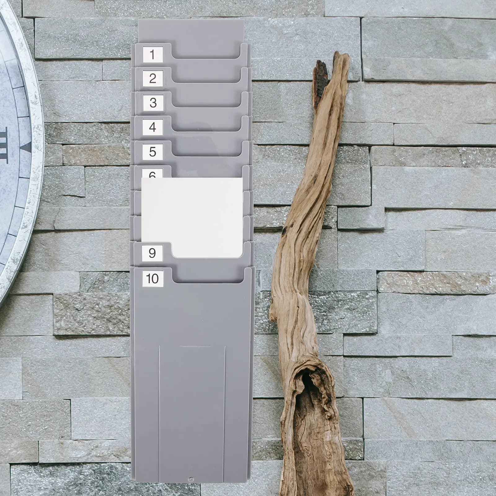 Espositore in Plastica con Scomparti per Schede di Rilevazione Presenze, Etichette, Documenti e Cartellini Merci - Organizzatore per Magazzino