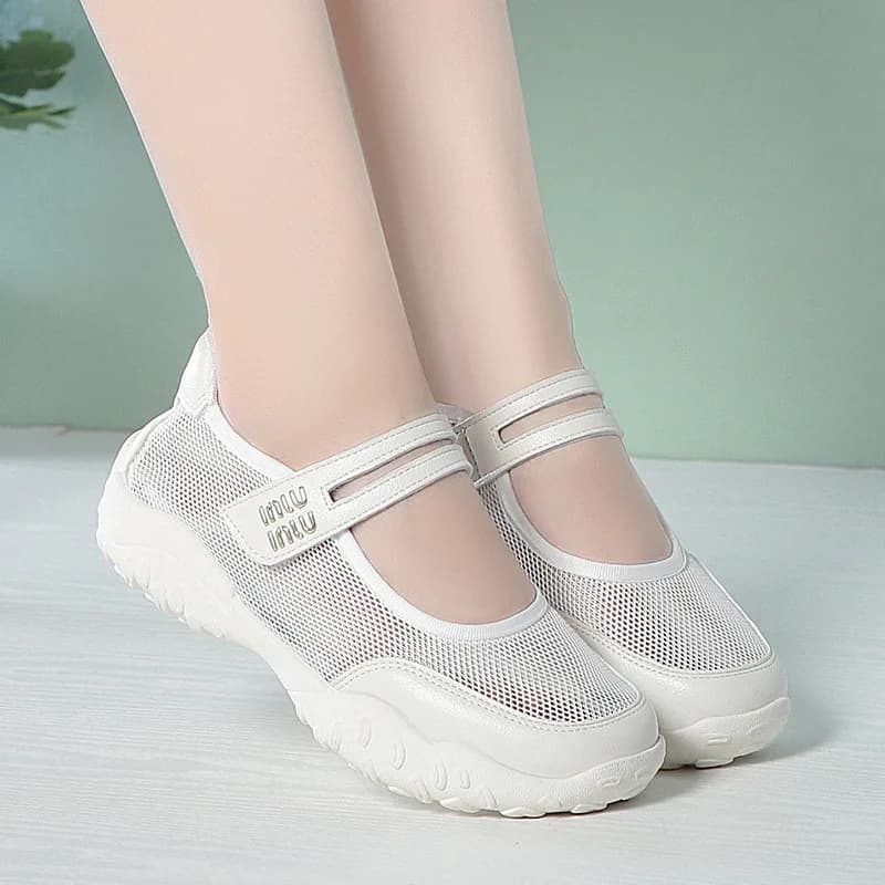 Sneakers Mary Jane in rete traspirante da donna con cinturino regolabile e suola spessa, comode scarpe casual estive per passeggiate all'aperto