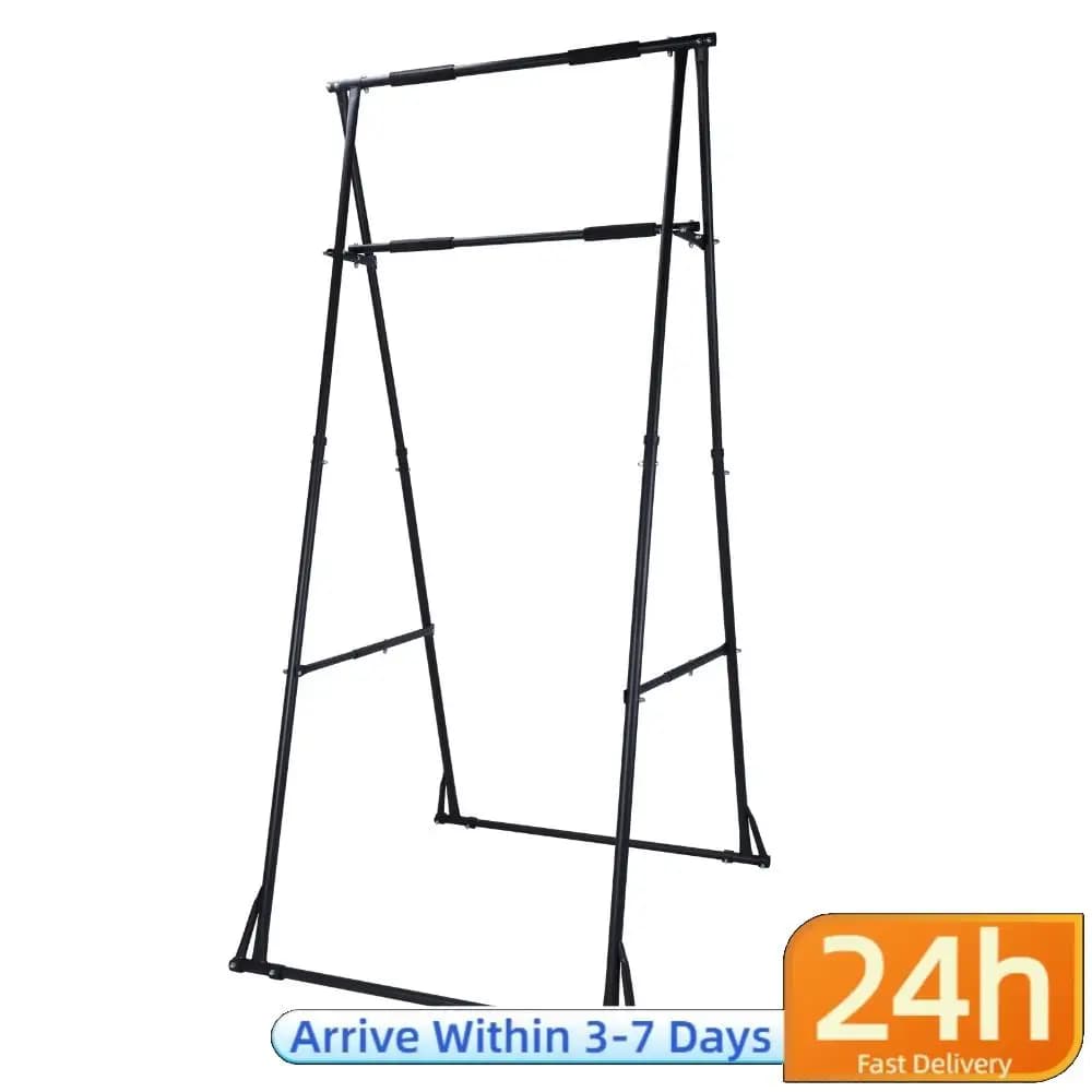 Foldable and self-supporting training station with adjustable traction bar for strength training at home