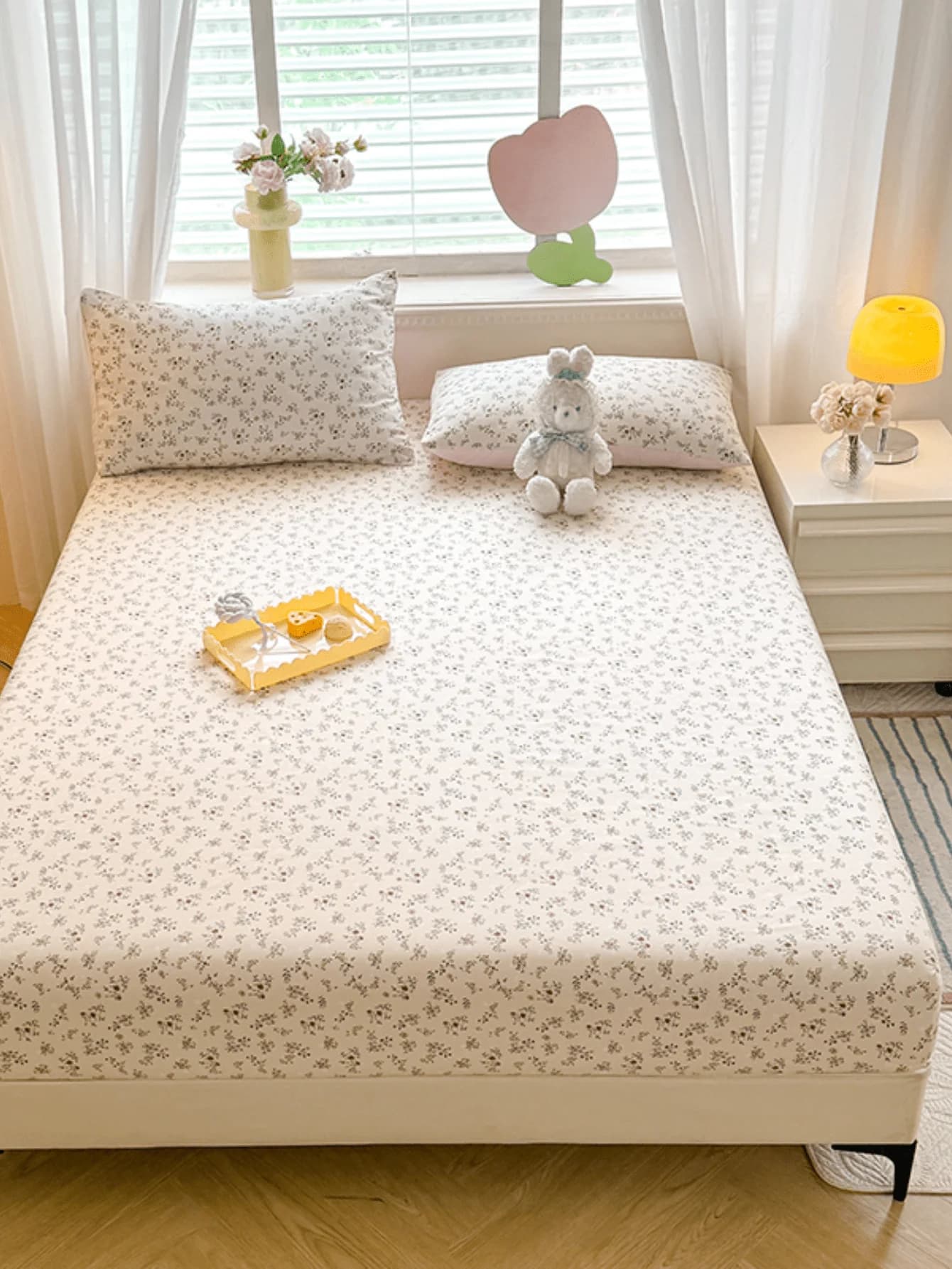 1 sheet with corners with floral print - Soft cotton blend, non-slip, washing machine for single beds and king size
