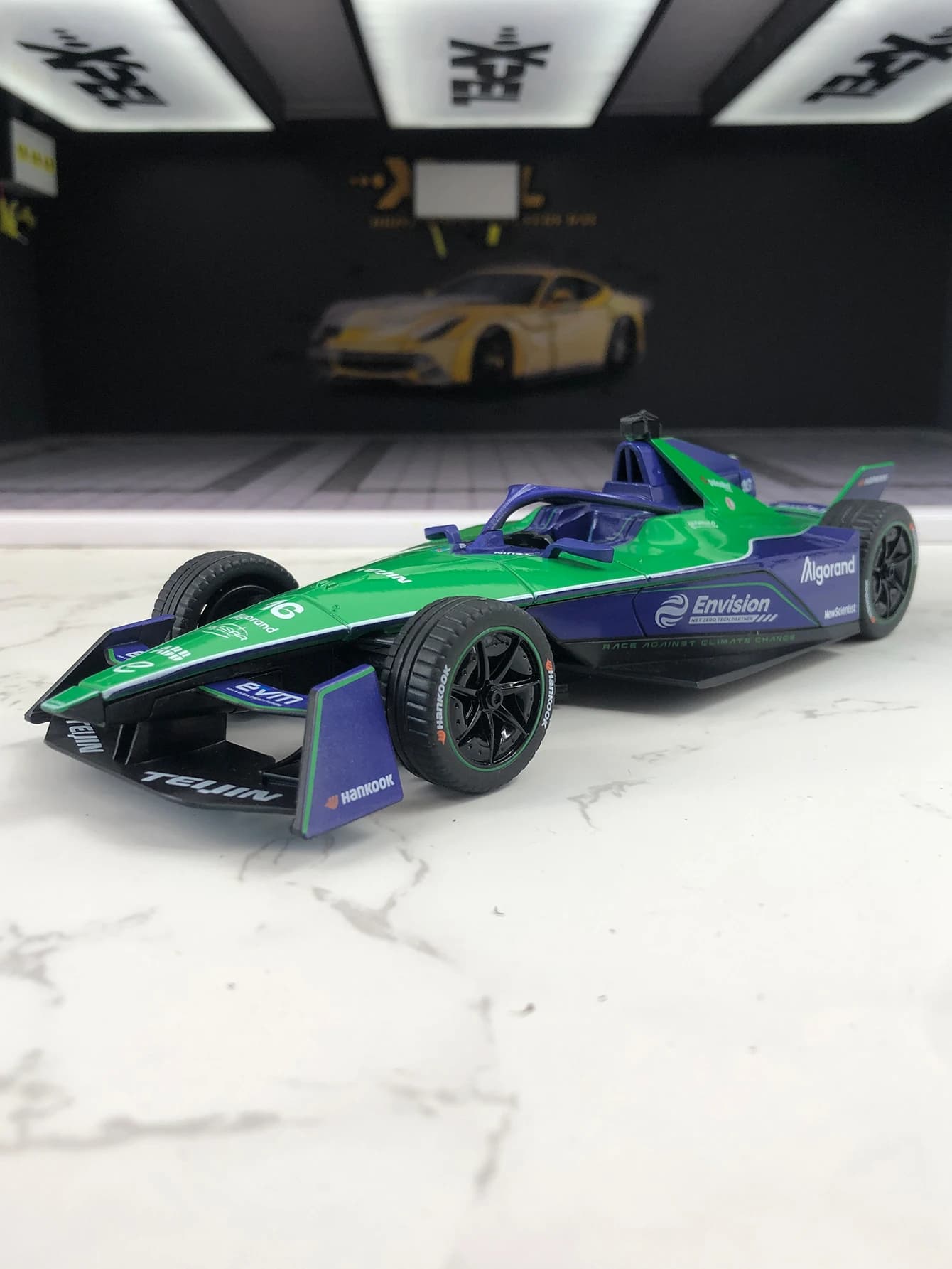 TSC 1:24 simulation zinc alloy The ABB FIA Formula E Envision model car, static ornament, metal collectible gift car
