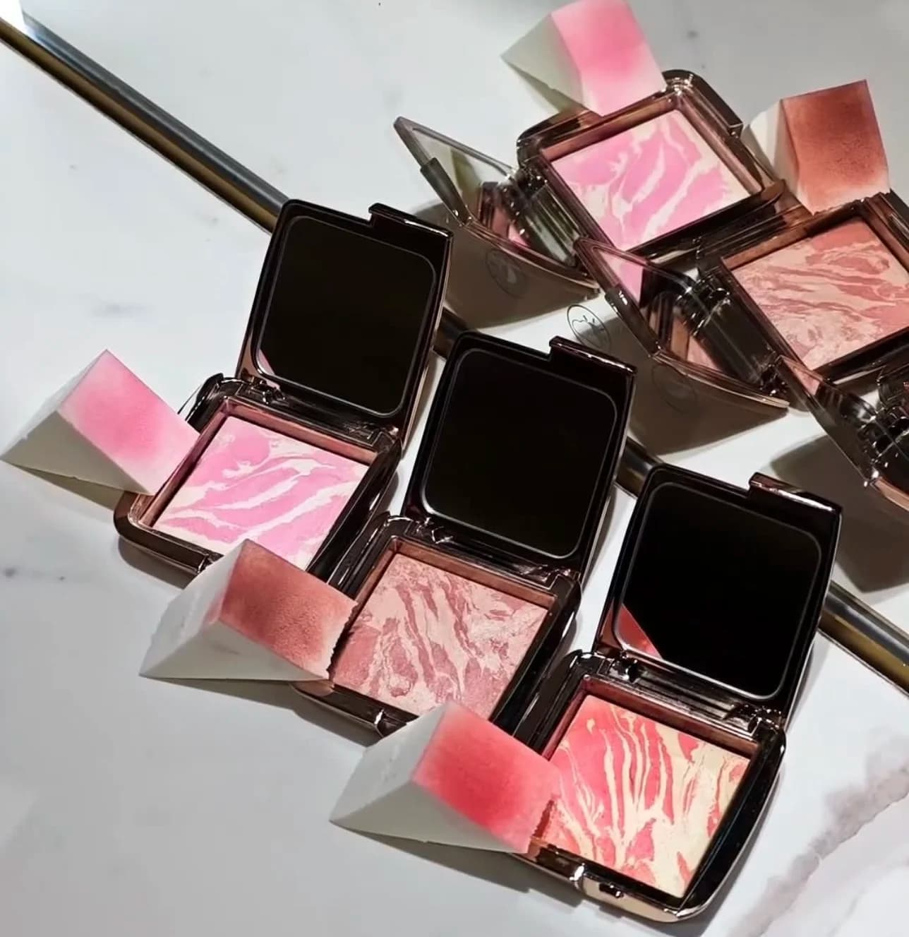 Hourglass Illuminante Blush Original Sexy Ethereal Glow Texture Marmorizzata Vellutato Opaco Luminosità Delicata Trucco Nude per il Quotidiano