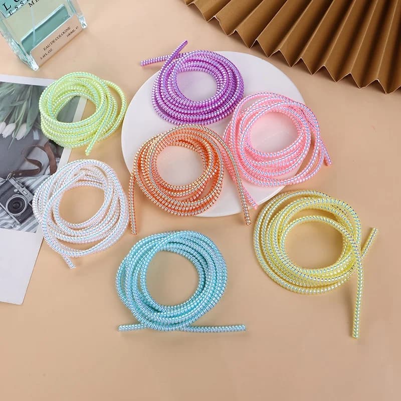 Cavo Dati USB con Protezione a Spirale da 1,4m, Ricarica Laser Colorata, Protezione Universale per Cavi di Ricarica e Auricolari