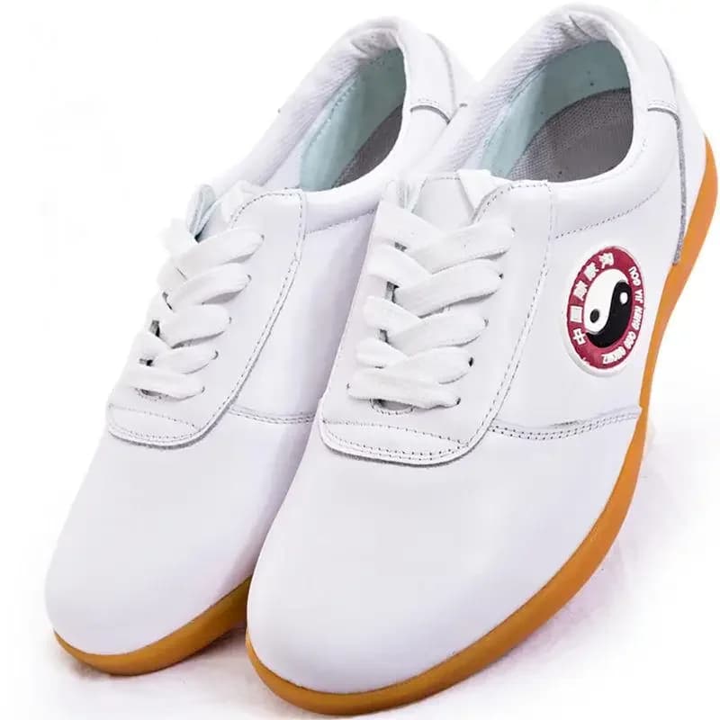Men Tai Chi Shoes Leather Martial Arts Competition Shoes Women Chinese Traditional Kung Fu Shoes Thermal Wushu Training Sneakers