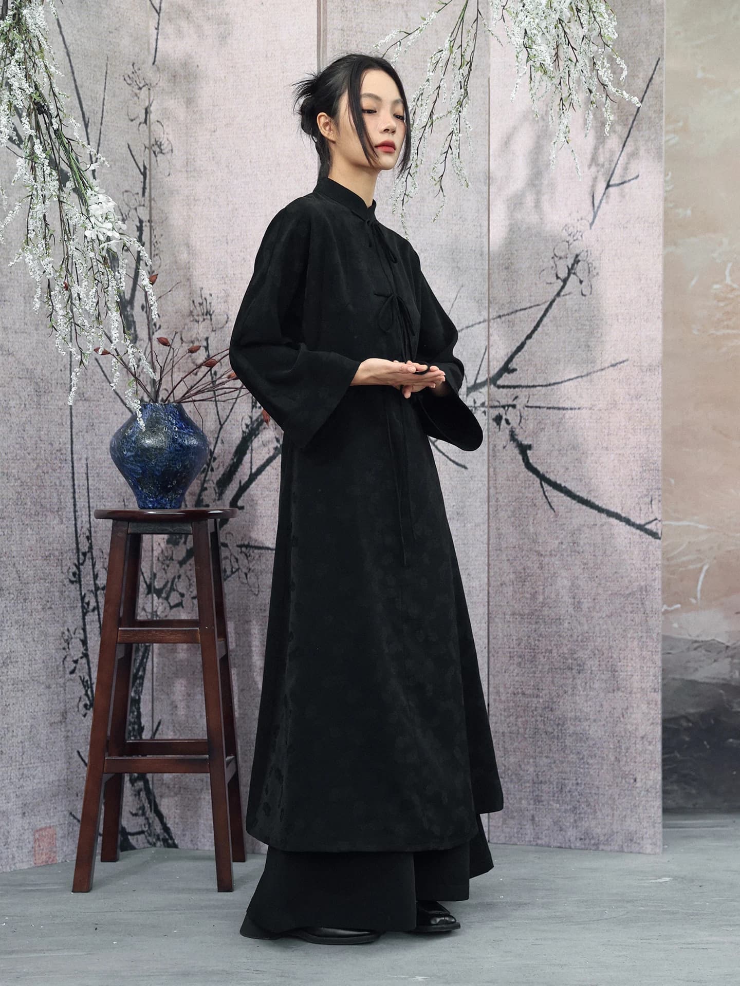 Nuovo Abito in Stile Cinese con Ricami a Motivi Scuri, Moda Primaverile da Donna, Colletto Alto, Cintura Frontale, Gonna Traspirante in Seta
