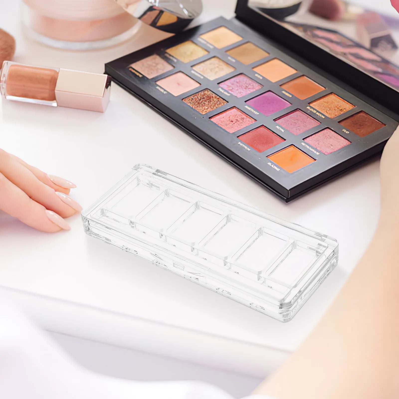 Clear Eyeshadow Palette Transparent Makeup Organizer Box 6 Compartments for Travel Blush Concealer Storage Makeup Palette