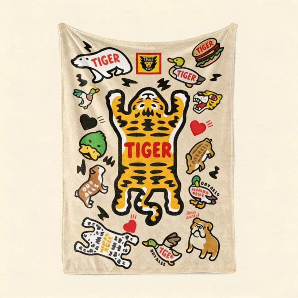 Trendy brand printed flannel blanket warm air conditioner used in dormitory nap blanket office home use