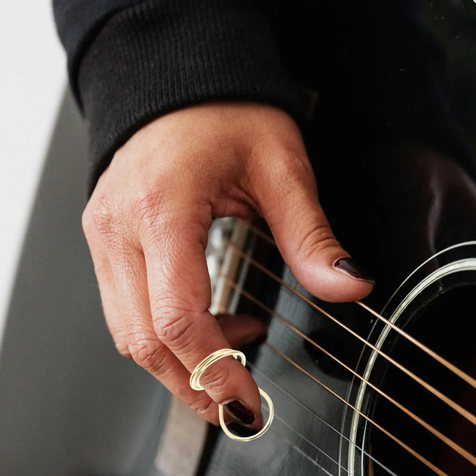 Set di 4 Plettri Regolabili in Metallo per Chitarra e Basso, Accessorio Portatile per un Controllo del Suono Affidabile e Prestazioni Eccellenti