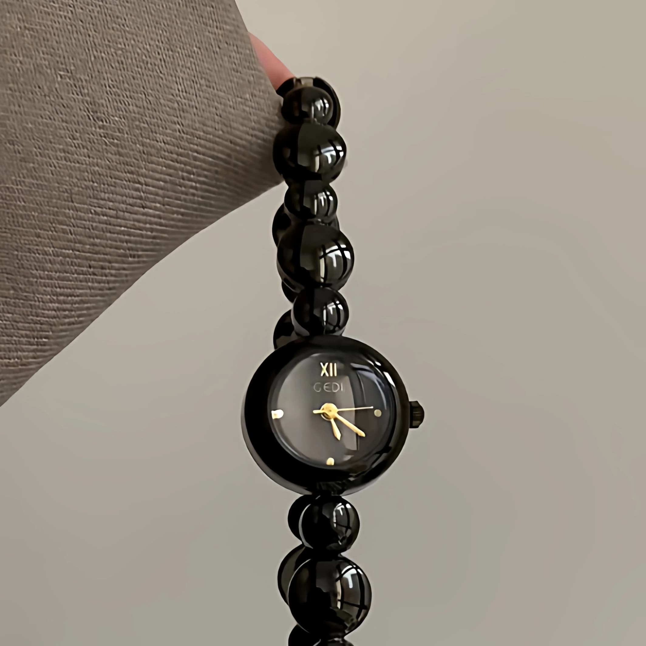 Bracelet style beanie watch for women, small and exquisite 2026 new high-end temperament stainless steel watch gift for women