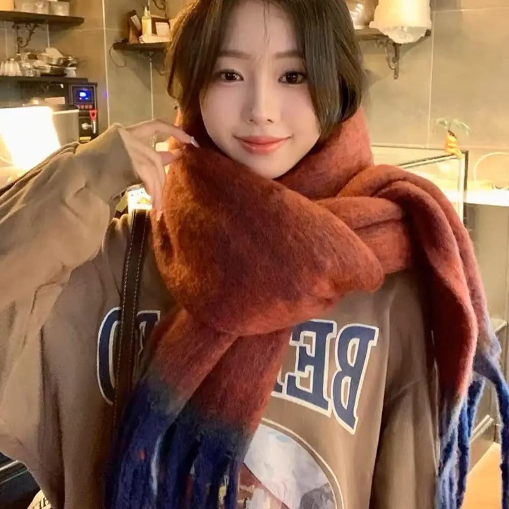 Vendita calda Sciarpe Uomo Donna Inverno Sciarpa con nappa solida Versatile fazzoletto da collo caldo Plaid Nappe Scialle Mohair Sciarpa abbinata ai colori