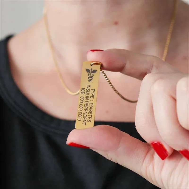 Collana di avviso medico inciso al laser personalizzata in acciaio inossidabile per uomini e donne Gioielli di avvertimento sanitario personalizzati