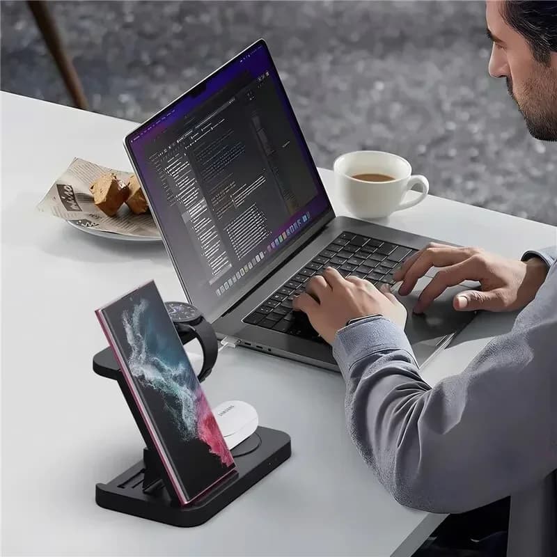 Caricatore Wireless Pieghevole da Viaggio 4 in 1 per iPhone 17~12 Pro Max, iWatch 11~2 SE, AirPods Pro o per Samsung S25 S24