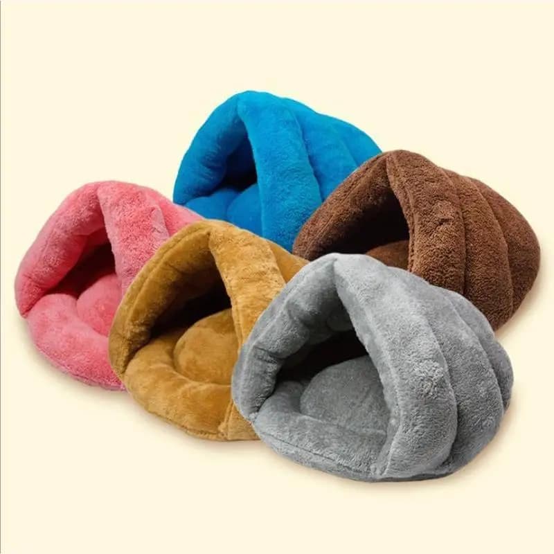 Triangolo caldo invernale Nido per gatti Furia addensata Sacco mongolo Sacco a pelo semichiuso Pet Pad Gatto e cane Forniture per dormire per animali domestici